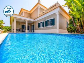 VILLA WITH LARGE SWIMMING POOL
